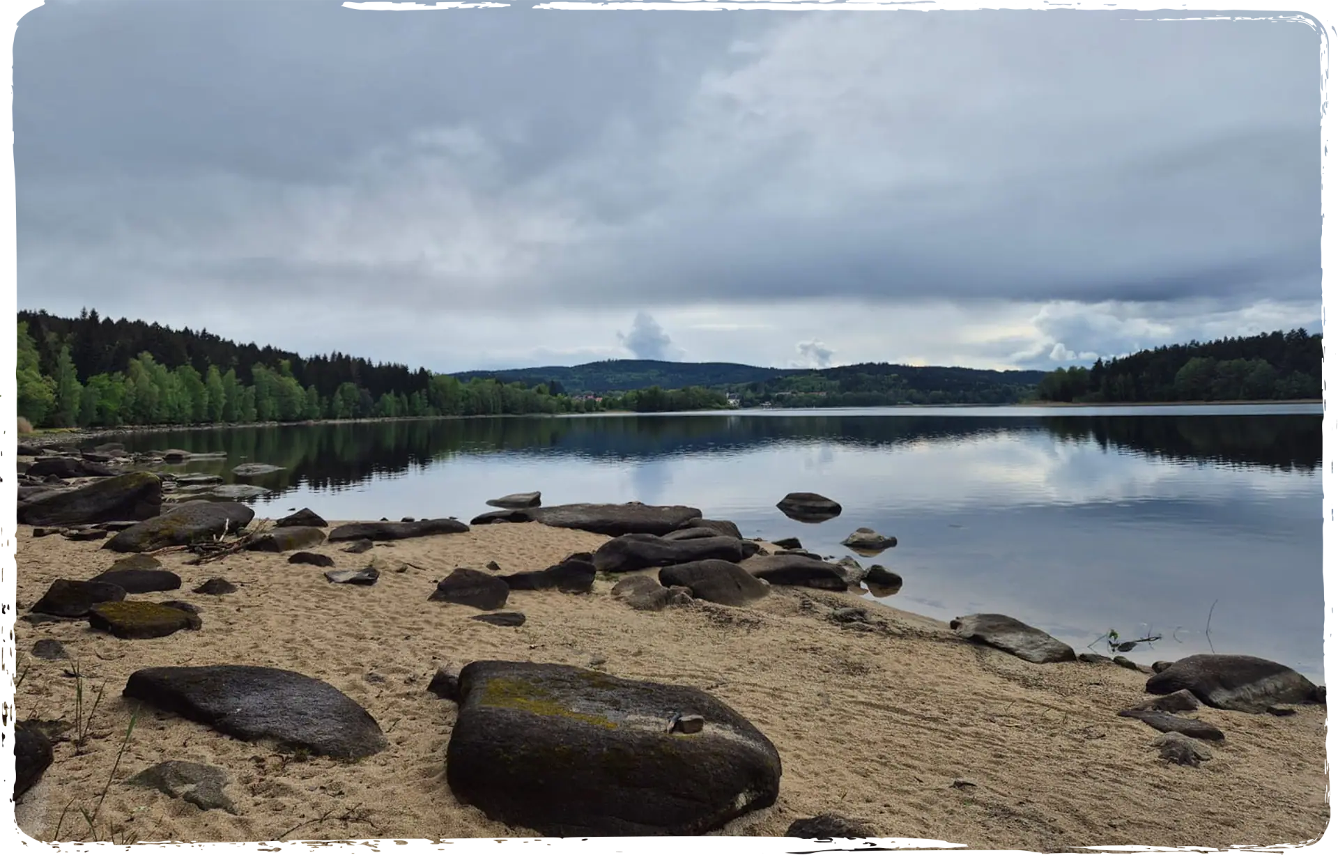 Naturretreat am Lipno-Stausee in Südböhmen für die LÖWIN Kraftplatzreise